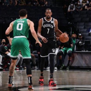 开云体育-季后赛首胜纳什苦瓜脸 纯天赋碾压篮网赢得不漂亮