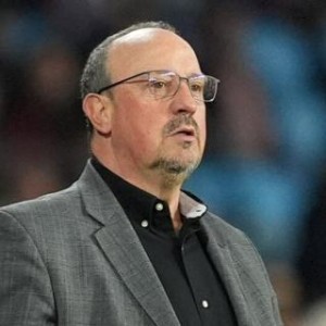 纠结许久痛下决心？塞尔塔宣布贝尼特斯下课