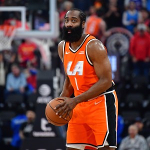 今日客场对阵尼克斯！泰伦·卢赛前表示：哈登可以出战